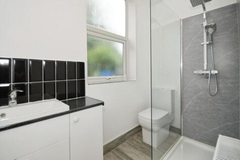 SHOWER ROOM.jpg
