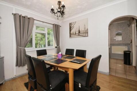DINING ROOM 02.jpg