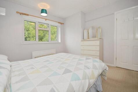 BEDROOM 2 02.jpg
