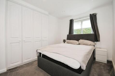 BEDROOM 1.jpg