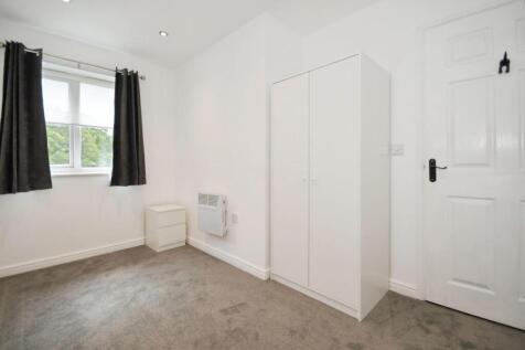 BEDROOM 2 02.jpg