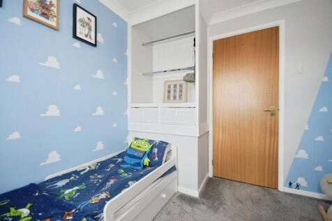 BEDROOM 3 02.jpg