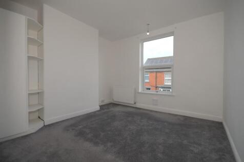 BEDROOM 1.JPG