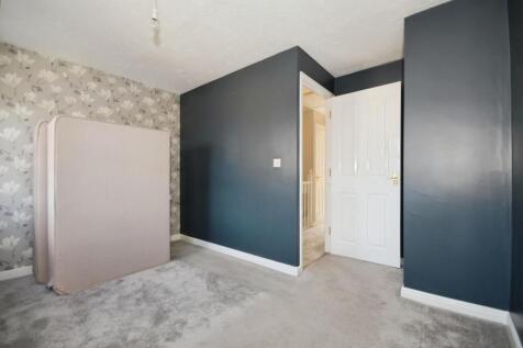 BEDROOM 1 03.jpg