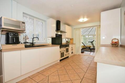 KITCHEN 02.jpg