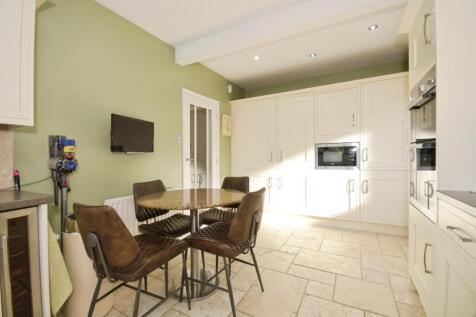 KITCHEN 02.jpg