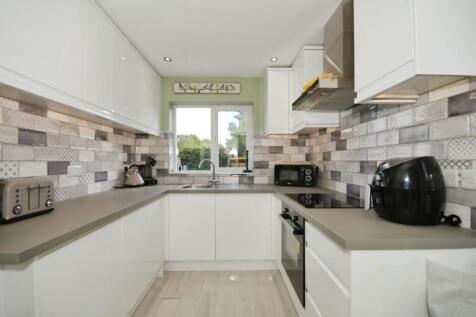 KITCHEN 02.jpg