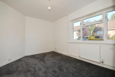 DINING ROOM 01.jpg