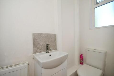 DOWNSTAIRS WC.jpg