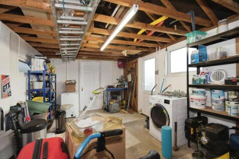 GARAGE.jpg