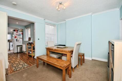 DINING ROOM.jpg