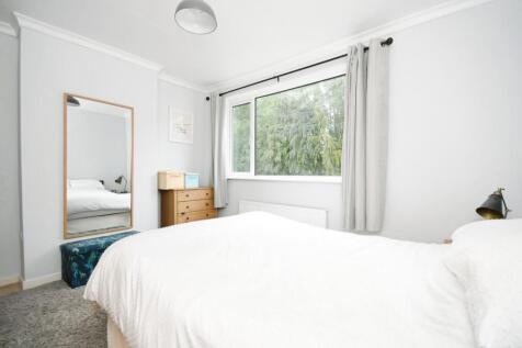 BEDROOM 1.jpg
