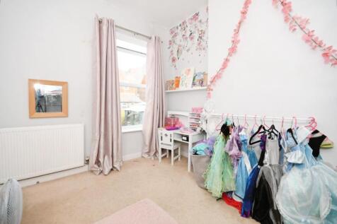 BEDROOM 2 03.jpg