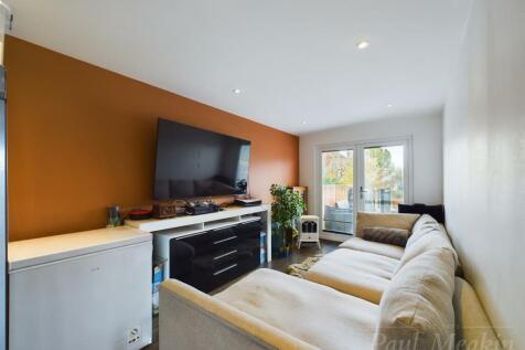 Reception/Bedroom