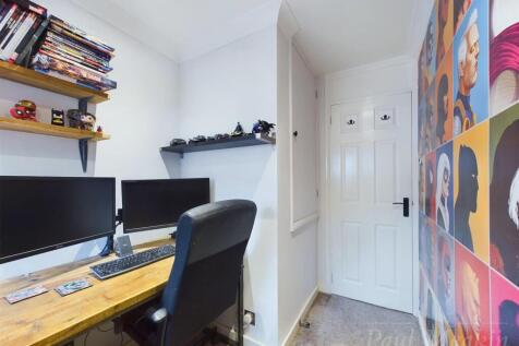 Bedroom/Office