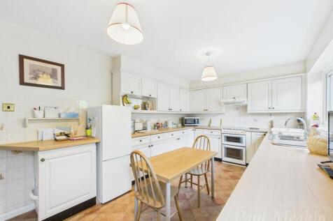 Kitchen/ Breakfast Room