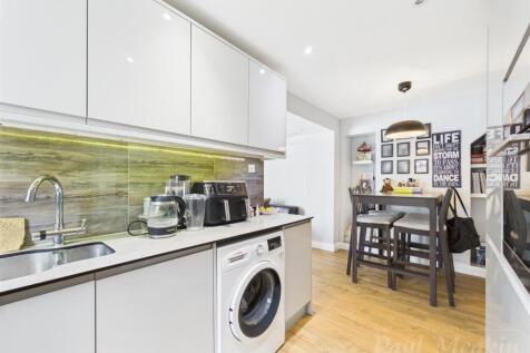 Kitchen/ Breakfast Room