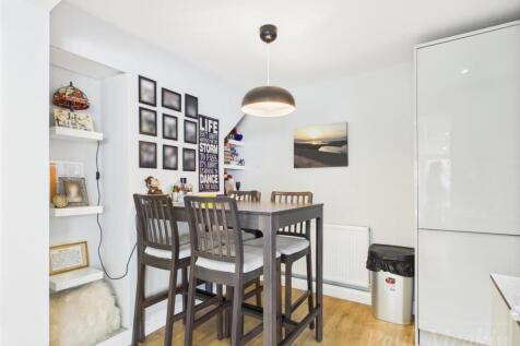 Kitchen/ Breakfast Room