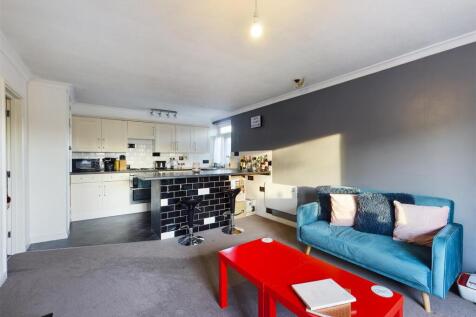Kitchen / Living Area