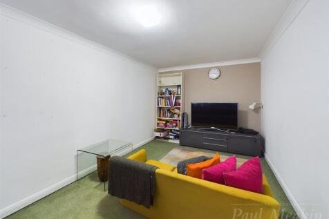 Reception/Bedroom