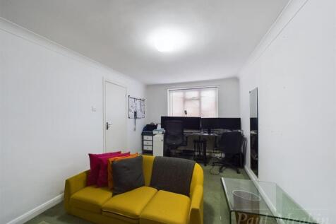Reception/Bedroom