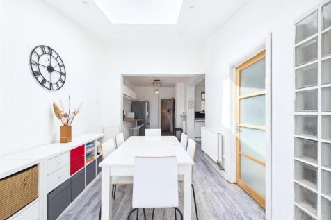 Breakfast Room