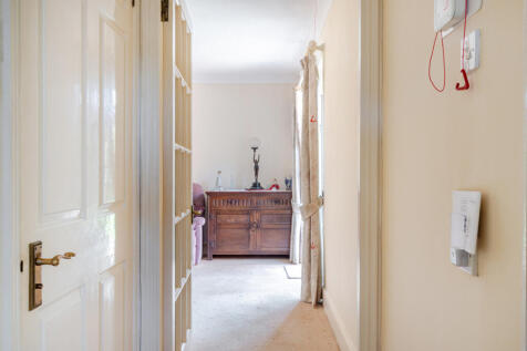 1354929-5-68c94c7...