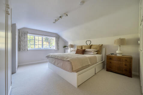 1359534-4-68d5722...