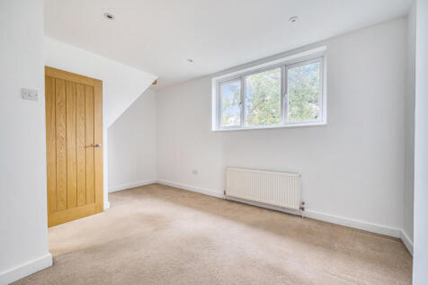 1371760-5-68f8f4b...