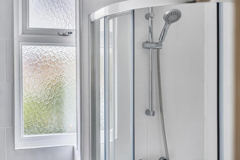 1371760-11-68f8f5...