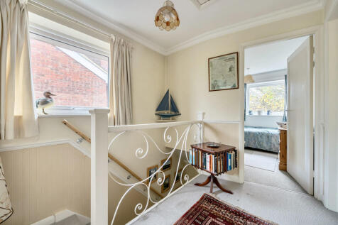 1369886-16-68f8a9...