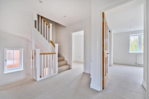 1372384-4-68f904b...