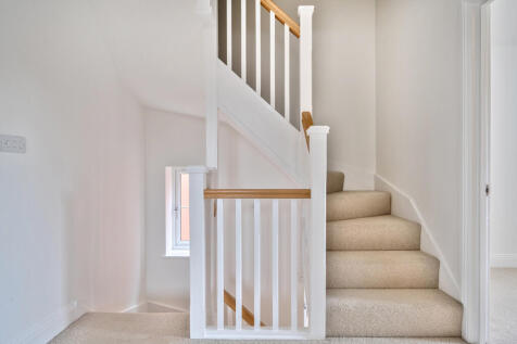 1372384-3-68f9045...