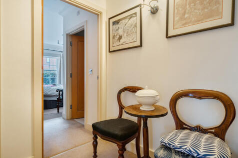 1374739-15-690b8a...