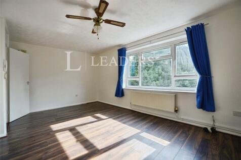 Living Area/Bedroom