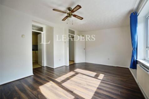 Living Area/Bedroom