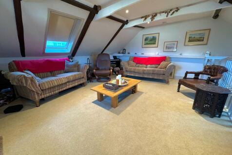 Bedroom/ Studio - House