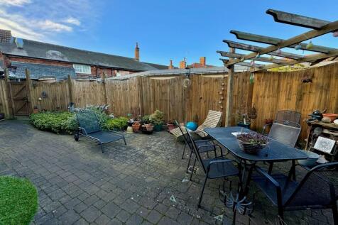 Enclosed Garden - House