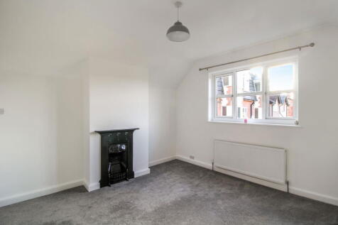 bedroom one_1700306986419