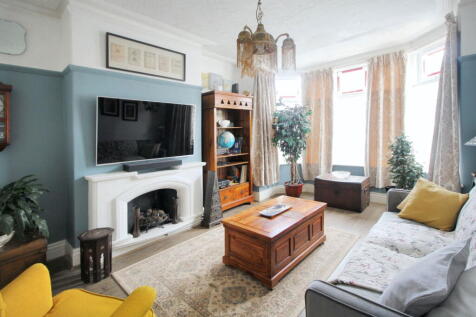 living room_1718124680189