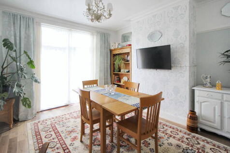 dining room_1718124680176
