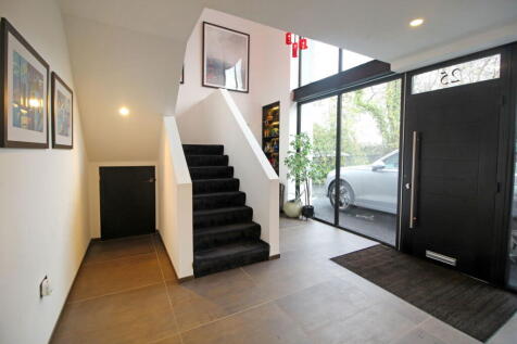 entrance hall_1737452511881