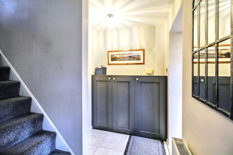 entrance hall_1739870075301