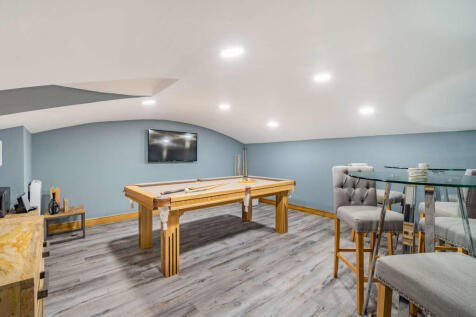 8479735-interior2...