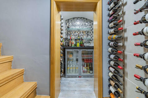 8479735-interior2...