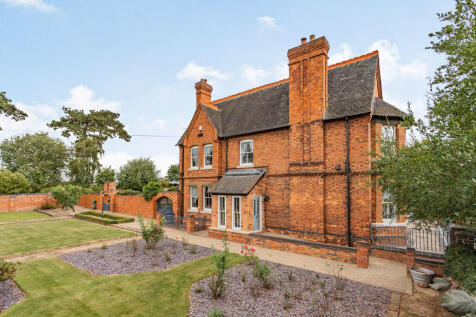 8479735-exterior1...