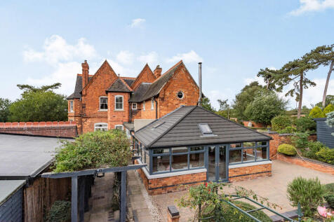 8479735-exterior2...