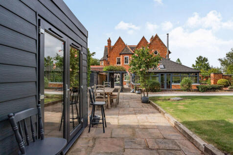 8479735-exterior1...