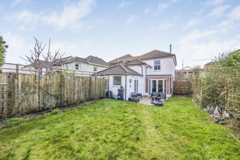 33 Gladstone Road...