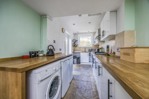 33 Gladstone Road...